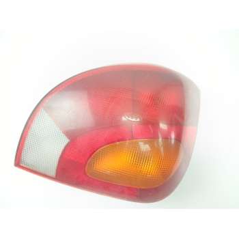PILOTO TRASERO DERECHO 393856 