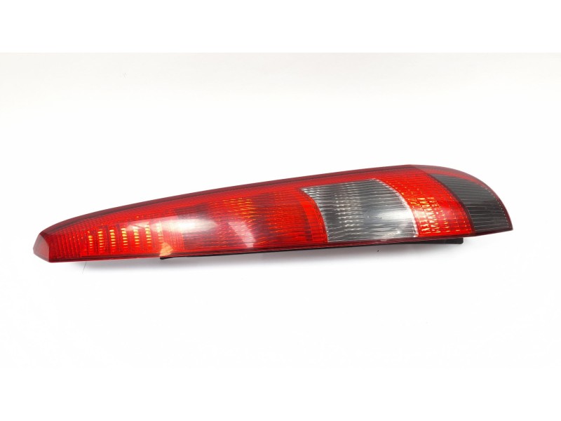 Recambio de piloto trasero derecho para ford fiesta (cbk) 1.4 tdci cat referencia OEM IAM 2S6113N004  