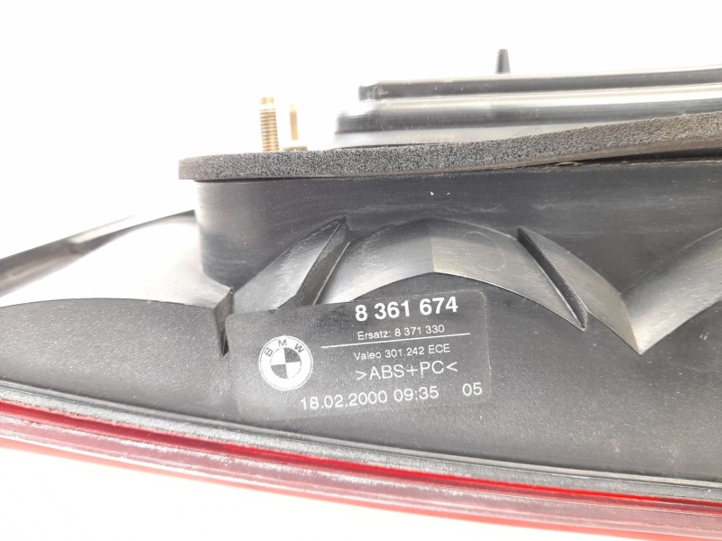 Recambio de piloto trasero derecho interior para bmw serie 5 berlina (e39) 530d referencia OEM IAM 8361674  