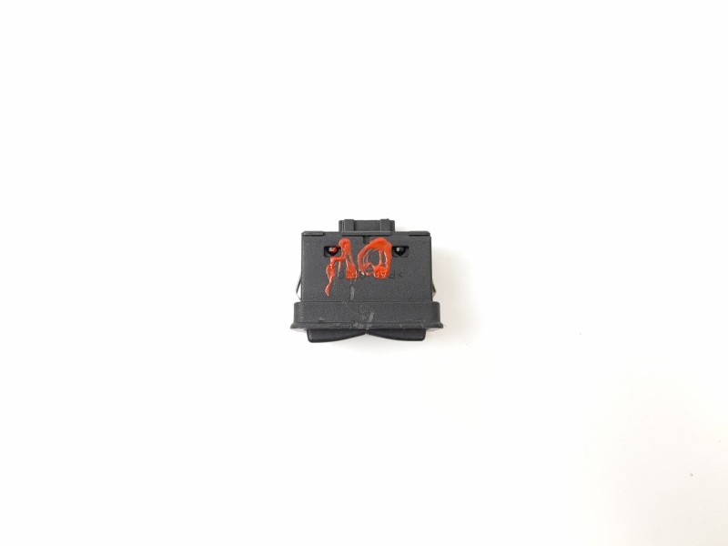 Recambio de mando elevalunas trasero derecho para bmw serie 5 berlina (e39) 530d referencia OEM IAM 8368974  