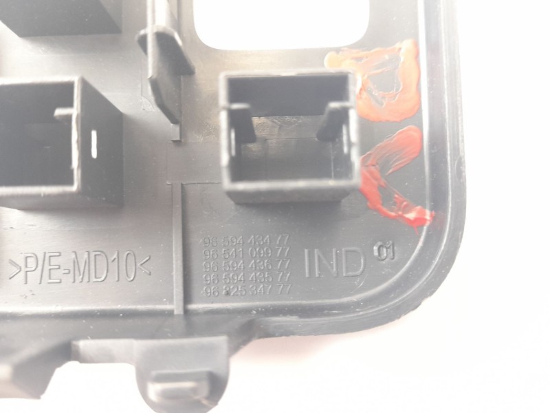 Recambio de moldura para citroen c4 picasso 1.6 16v referencia OEM IAM 9659443477 9654109977 9659443677