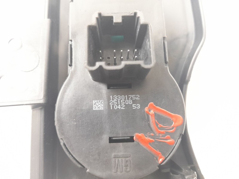 Recambio de mando luces para chevrolet orlando (j309) 2.0 d referencia OEM IAM 13301752  