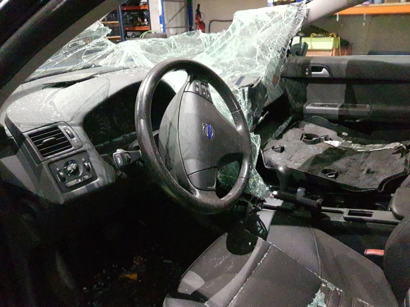 volvo s40 ii (544) 2.0d del año 2004
