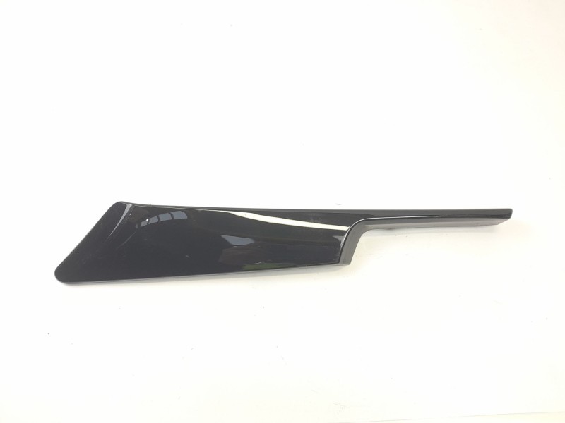 Recambio de moldura para chevrolet orlando (j309) 2.0 d referencia OEM IAM 95981923  