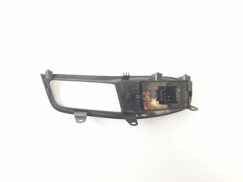 Recambio de mando elevalunas delantero derecho para chevrolet orlando (j309) 2.0 d referencia OEM IAM 13305370  