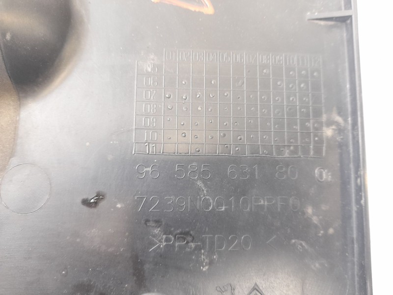 Recambio de moldura para citroen c4 picasso 1.6 16v referencia OEM IAM 9658563180  