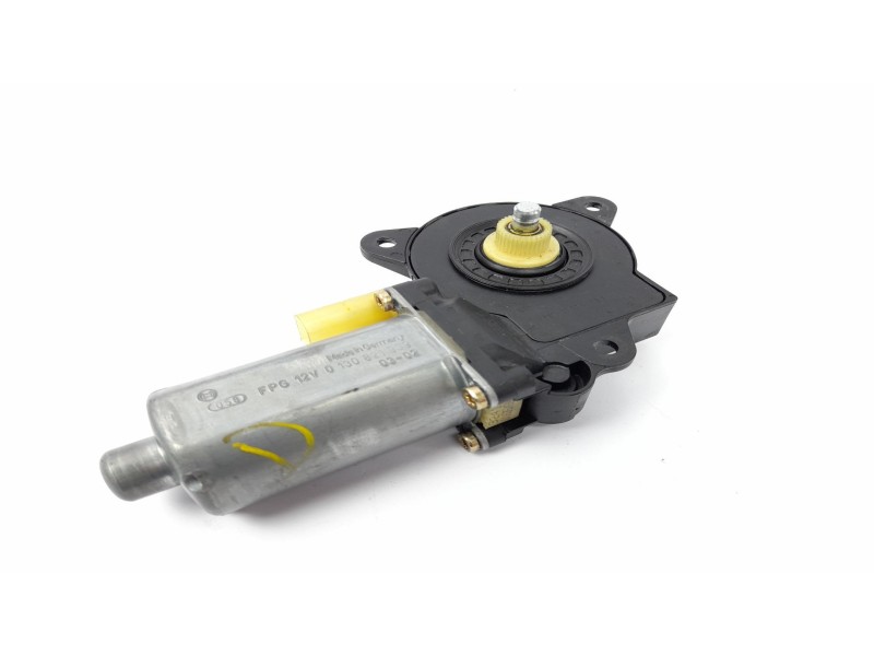 Recambio de motor elevalunas delantero derecho para ford fiesta (cbk) 1.4 tdci cat referencia OEM IAM 0130821939  