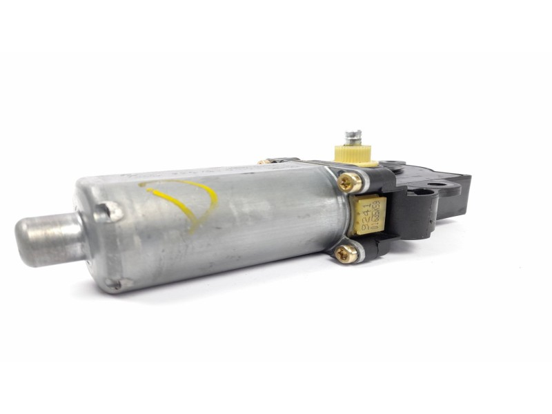 Recambio de motor elevalunas delantero derecho para ford fiesta (cbk) 1.4 tdci cat referencia OEM IAM 0130821939  