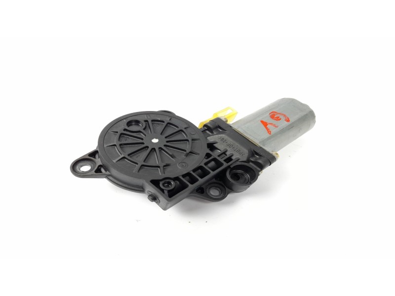 Recambio de motor elevalunas delantero derecho para ford fiesta (cbk) 1.4 tdci cat referencia OEM IAM 0130821939  
