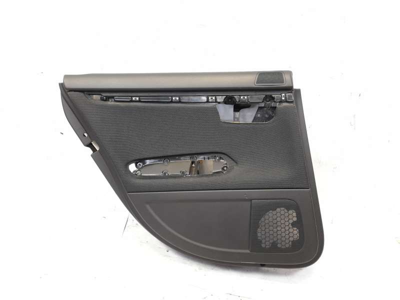 GUARNECIDO PUERTA TRASERA IZQUIERDA 8E0867305 