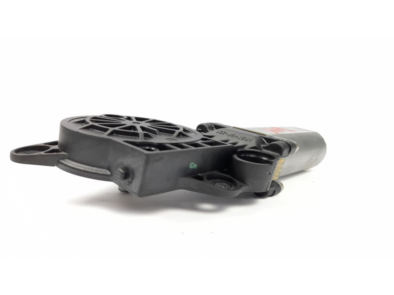 Recambio de motor elevalunas delantero derecho para ford fiesta (cbk) 1.4 tdci cat referencia OEM IAM 0130821939  