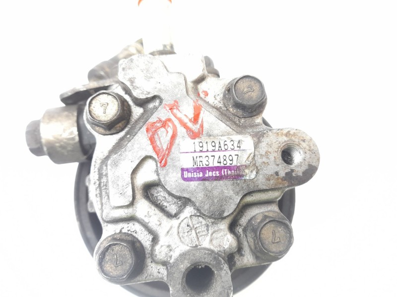 Recambio de bomba direccion para mitsubishi l 200 (k6/7) 2.5 td (k64t) referencia OEM IAM MR374897  