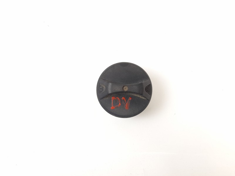 Recambio de tapon combustible para mitsubishi l 200 (k6/7) 2.5 td (k64t) referencia OEM IAM   
