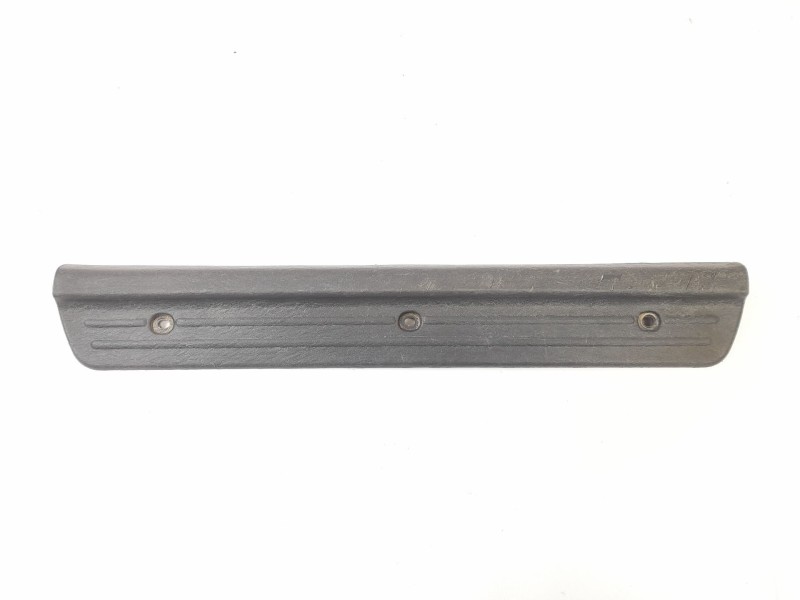 Recambio de moldura para mitsubishi l 200 (k6/7) 2.5 td (k64t) referencia OEM IAM MR117824  