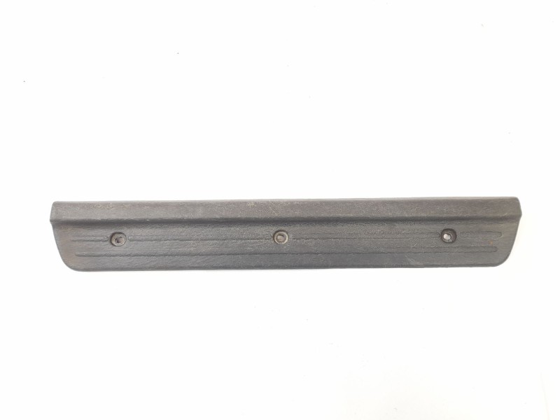 Recambio de moldura para mitsubishi l 200 (k6/7) 2.5 td (k64t) referencia OEM IAM MR117823  
