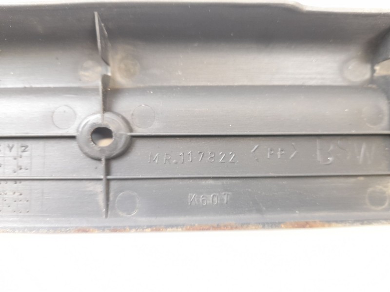 Recambio de moldura para mitsubishi l 200 (k6/7) 2.5 td (k64t) referencia OEM IAM MR117822  