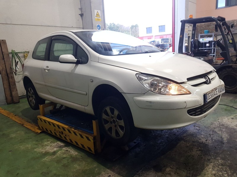 peugeot 307 3p xs. 2.0 hd del año 2000