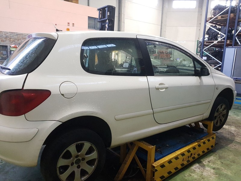 peugeot 307 3p xs. 2.0 hd del año 2000