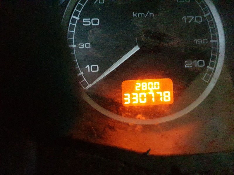 peugeot 307 3p xs. 2.0 hd del año 2000