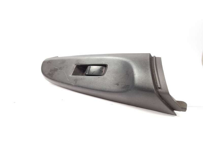MANDO ELEVALUNAS TRASERO DERECHO 82960BM700 
