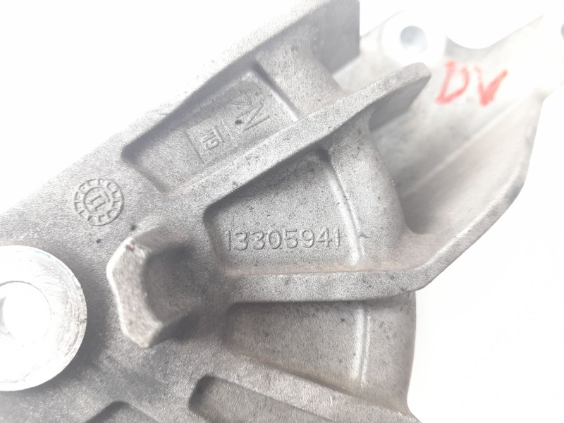 Recambio de soporte motor para chevrolet orlando (j309) 2.0 d referencia OEM IAM 13305941  