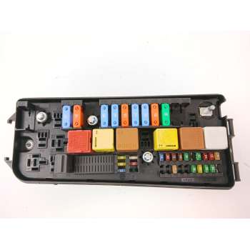 CAJA RELES / FUSIBLES 13190370 