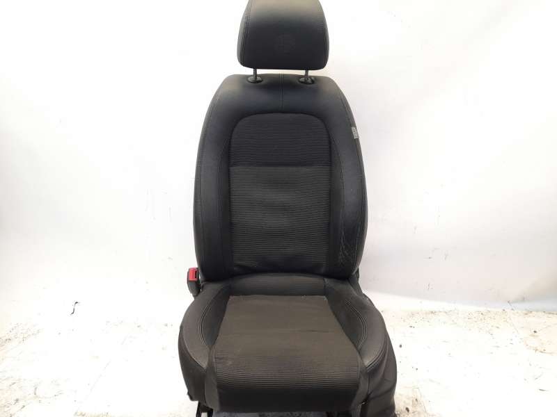 ASIENTO DELANTERO IZQUIERDO 