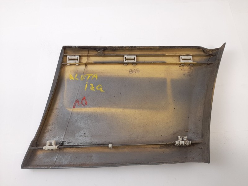 Recambio de moldura para mercedes 190 (w201) 2.3 referencia OEM IAM 2016905340L  