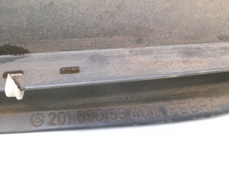Recambio de moldura para mercedes 190 (w201) 2.3 referencia OEM IAM 2016905340L  