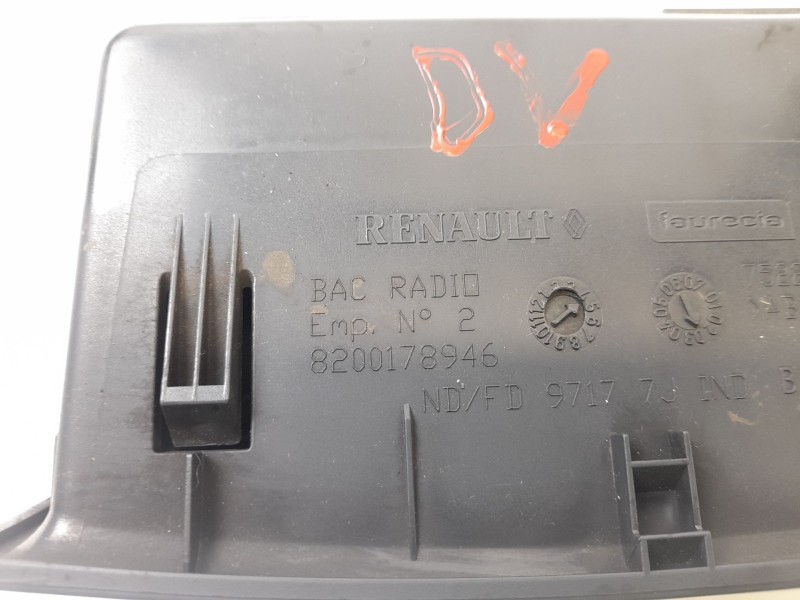 Recambio de guantera para renault megane ii (bm0/1_, cm0/1_) 1.9 dci referencia OEM IAM 8200178946  