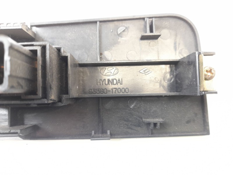Recambio de mando elevalunas delantero derecho para hyundai matrix (fc) 1.5 crdi gls referencia OEM IAM 9358017000  