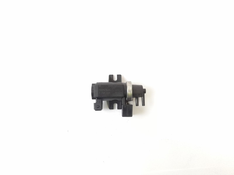 Recambio de valvula aire adicional para bmw serie 3 berlina (e46) 320d referencia OEM IAM 70057901 7796634 