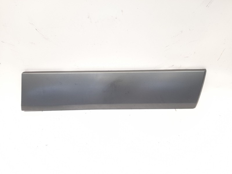 Recambio de moldura para mercedes 190 (w201) 2.3 referencia OEM IAM 2016905640R  