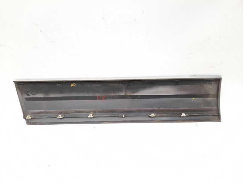 Recambio de moldura para mercedes 190 (w201) 2.3 referencia OEM IAM 2016905640R  