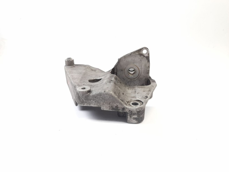 Recambio de soporte alternador para bmw serie 3 berlina (e46) 320d referencia OEM IAM 64552247388  
