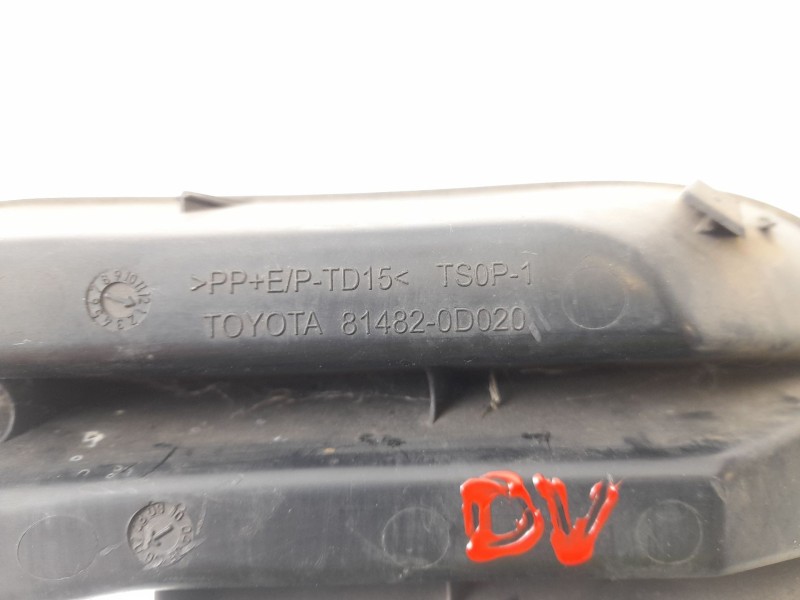 Recambio de moldura para toyota yaris (ksp9/scp9/nlp9) básico referencia OEM IAM 814820D020  