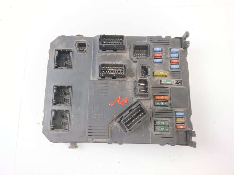CAJA RELES / FUSIBLES 118085320E 