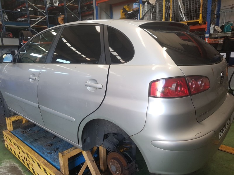 seat ibiza (6l1) del año 2003