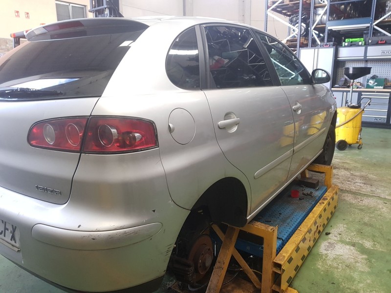seat ibiza (6l1) del año 2003