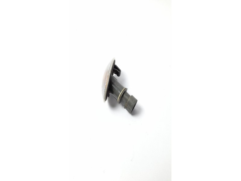 Recambio de piloto lateral derecho para opel meriva enjoy referencia OEM IAM 24413624  