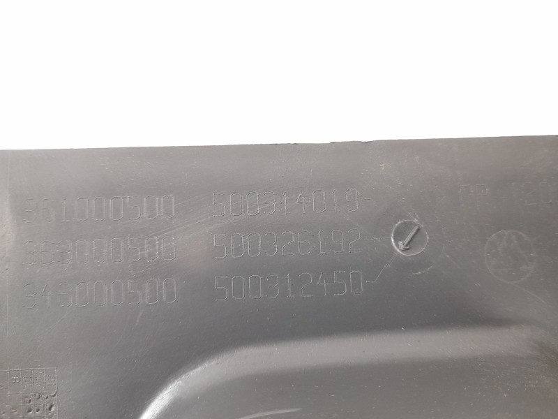 Recambio de moldura para iveco daily iii caja/chasis 65 c 15 referencia OEM IAM 500314019 500326192 500312450