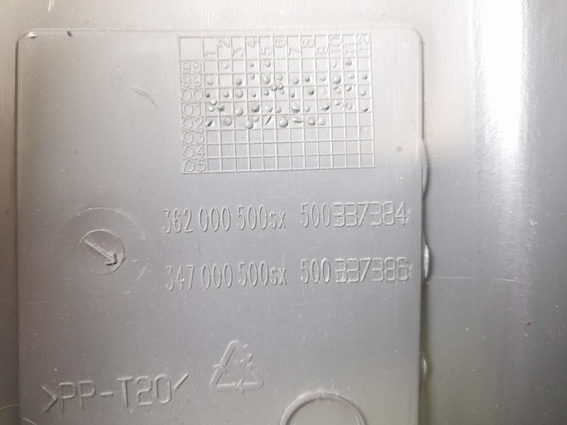 Recambio de moldura para iveco daily iii caja/chasis 65 c 15 referencia OEM IAM 500337384 500337386 