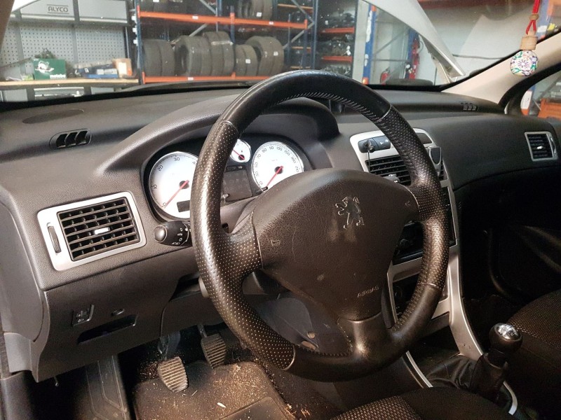 peugeot 307 5p xs+hdi del año 2007