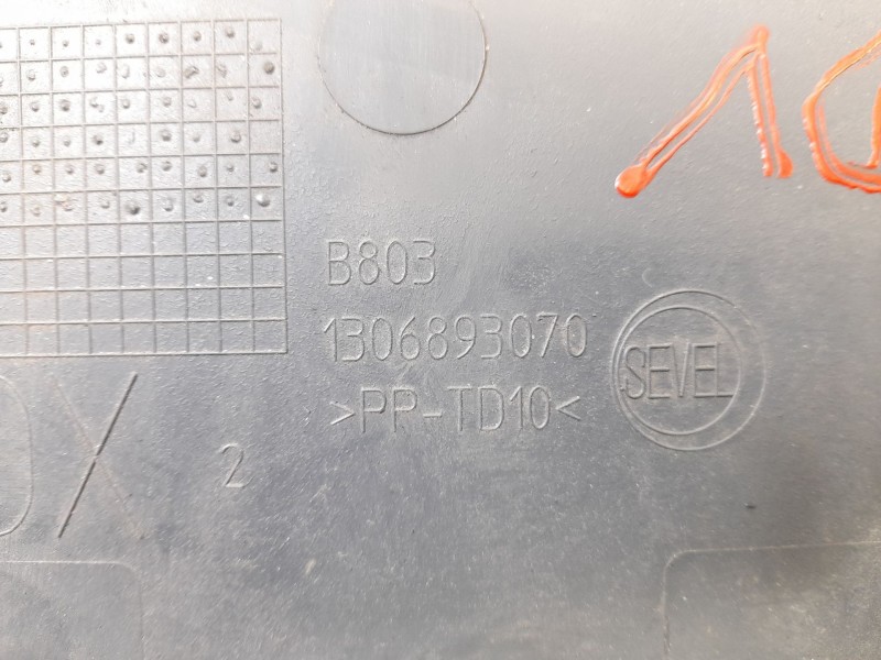 Recambio de moldura para citroen jumper furgon 2.2hdi 120 referencia OEM IAM 1306893070  