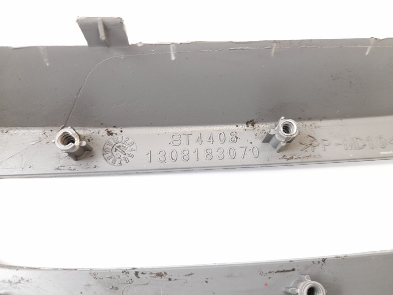 Recambio de moldura para citroen jumper furgon 2.2hdi 120 referencia OEM IAM 1308183070  