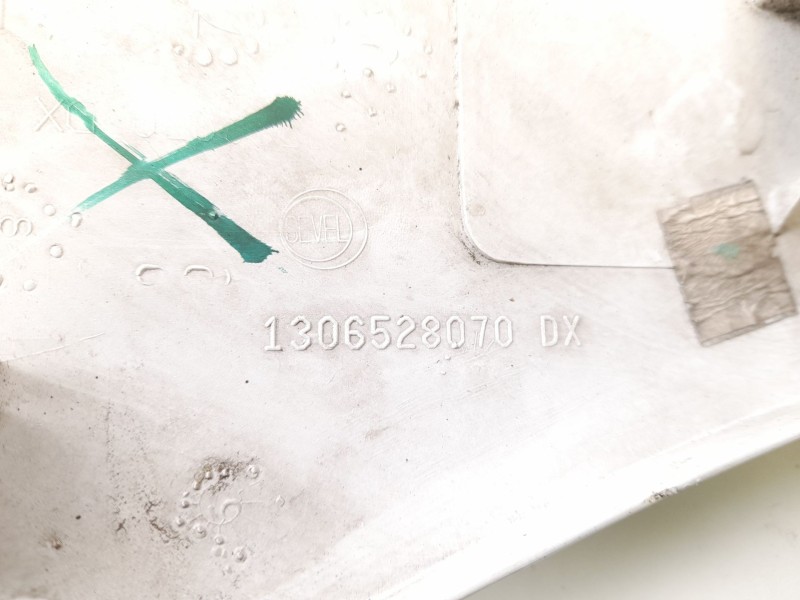 Recambio de moldura para citroen jumper furgon 2.2hdi 120 referencia OEM IAM 1306528070  