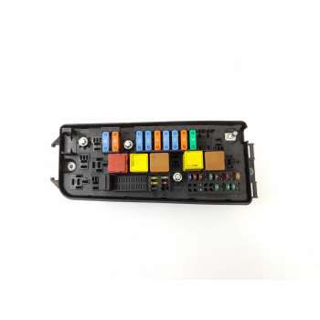 CAJA RELES / FUSIBLES 13187505 460023260 519066500