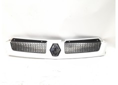 Recambio de rejilla delantera para renault master ii furgon (fd) 2.5dci referencia OEM IAM 8200233765  