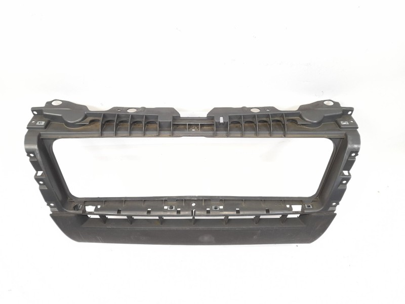 Recambio de paragolpes delantero para citroen jumper furgon 2.2hdi 120 referencia OEM IAM 1305760070  