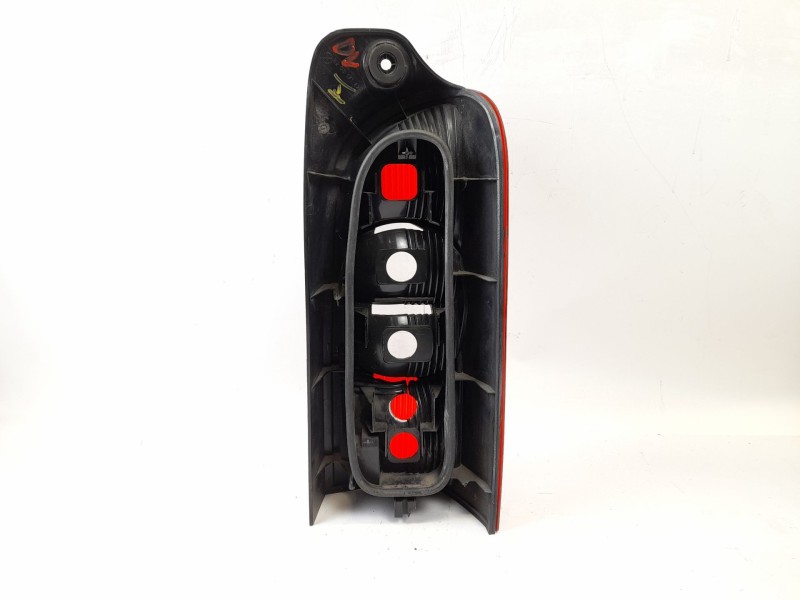 Recambio de piloto trasero izquierdo para renault master ii furgon (fd) 2.5dci referencia OEM IAM 8200171472  